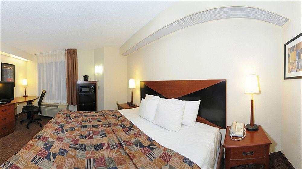Sleep Inn Louisville Airport & Expo Exterior photo